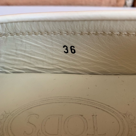 Tod’s Women’s Grommino Flat Driving Shoe Loafer Ivory Patent Leather 6 36 - Picture 10 of 13